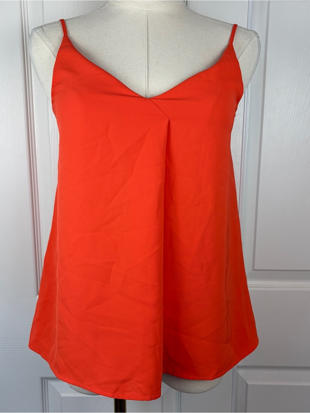 Uniqlo Red V-Neck Spaghetti Strap Women's Tank Top